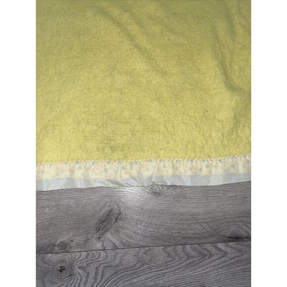 Vintage Acrylic Blanket Full Queen Yellow Satin Trim Pink Blue Flowers 91 X 71 - Picture 3 of 10
